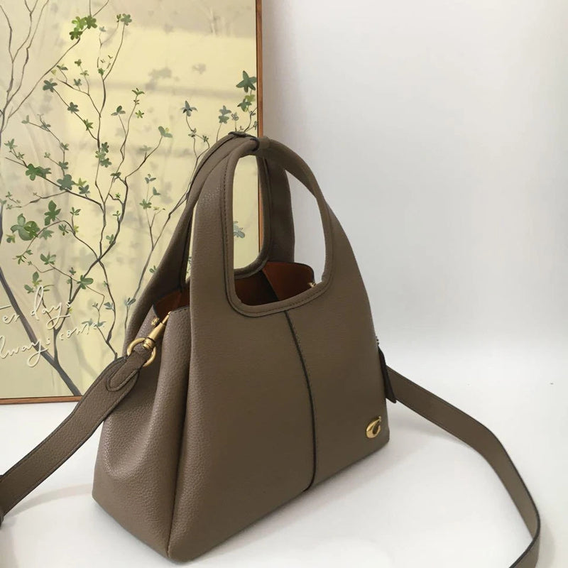 COACH LANA 23 SHOLUDER BAG